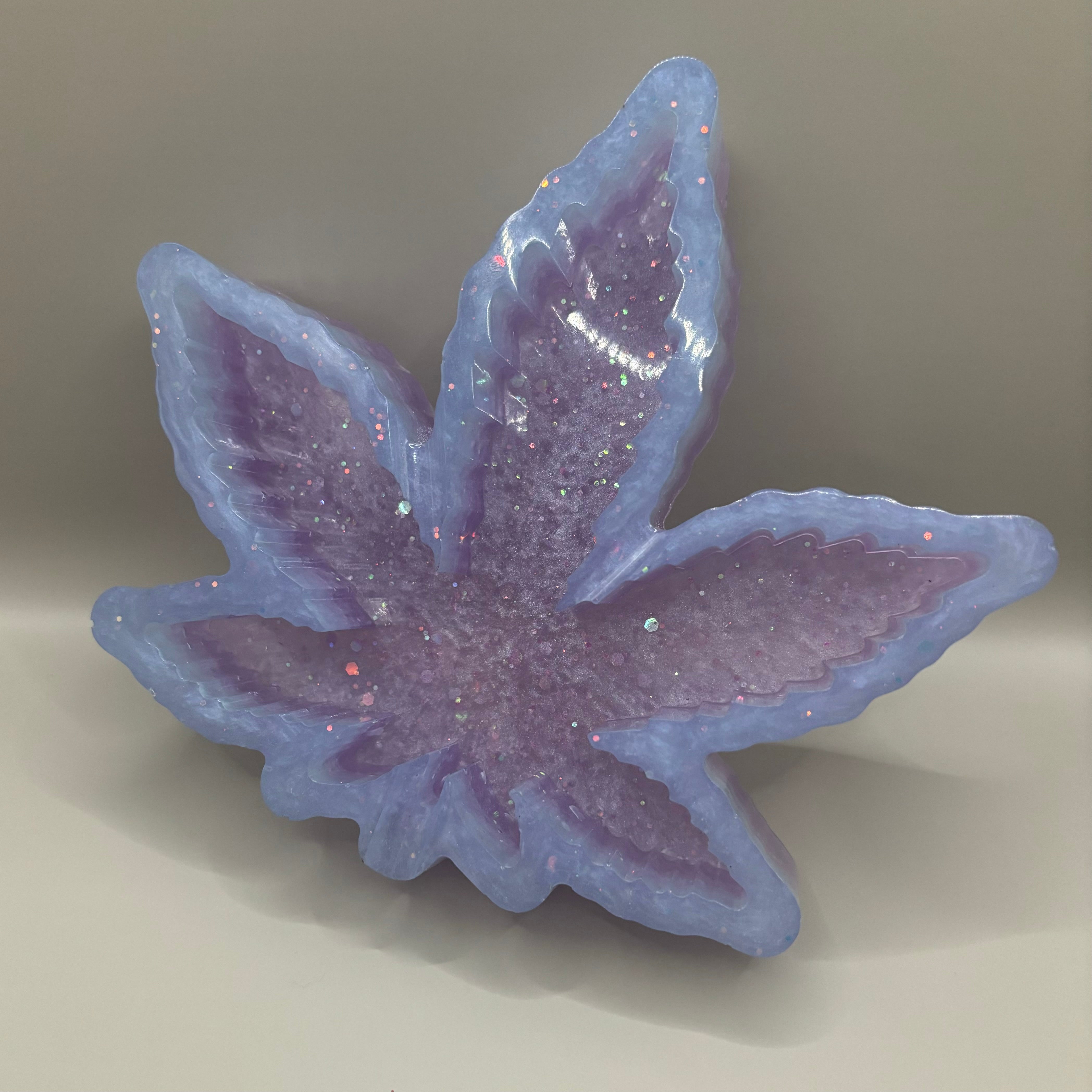 Weed Leaf Ashtray With Joint Holders